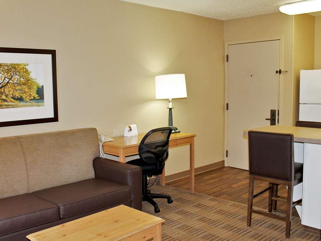 Extended Stay America Suites - Newark - Woodbridge Room photo